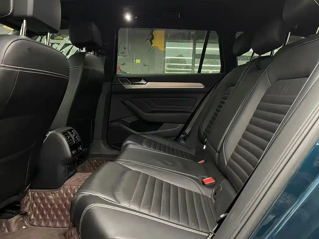 Volkswagen Passat Variant 2021 2.0T