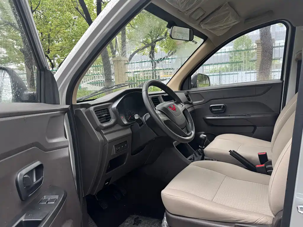 Wuling Hongguang V — миниатюра 17