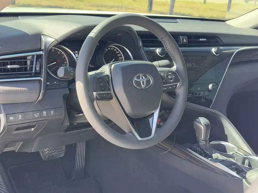 Toyota Camry — миниатюра 10
