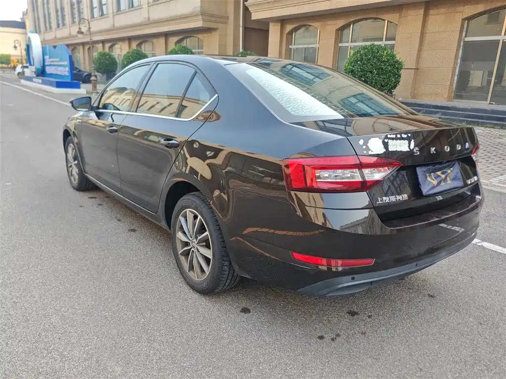 Skoda Octavia 2019 1.5L AT Comfort V
