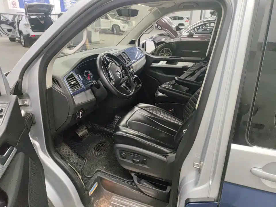 Volkswagen Multivan — миниатюра 5