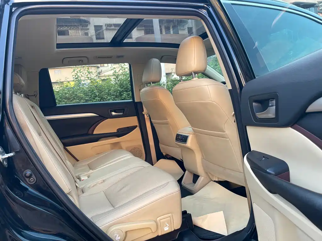 Toyota Highlander — миниатюра 12