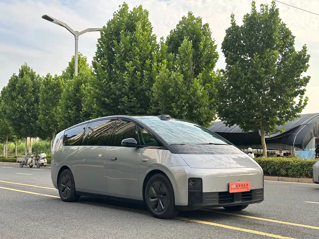 Li Auto Li MEGA — миниатюра 3