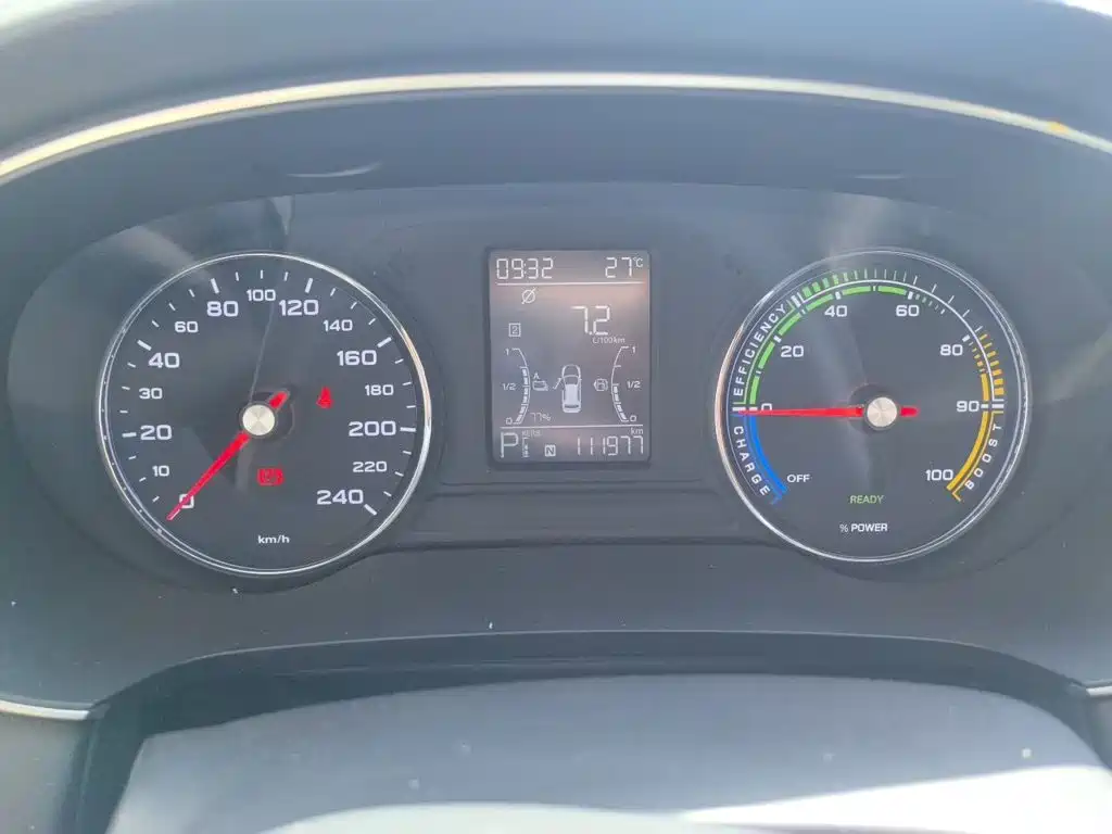 Roewe i6 MAX New Energy — миниатюра 12
