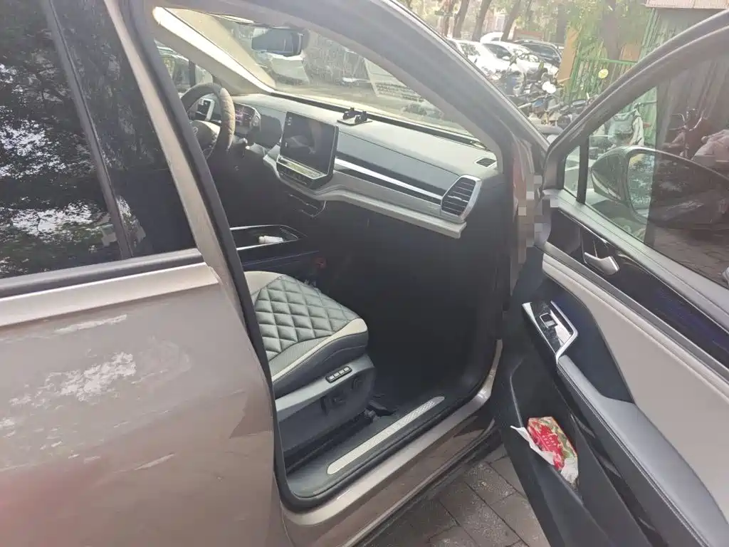 Volkswagen ID.6 Crozz — миниатюра 18