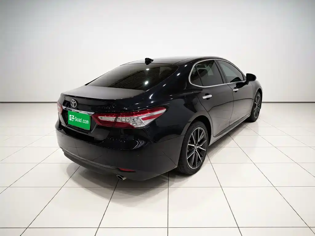 Toyota Camry — миниатюра 4