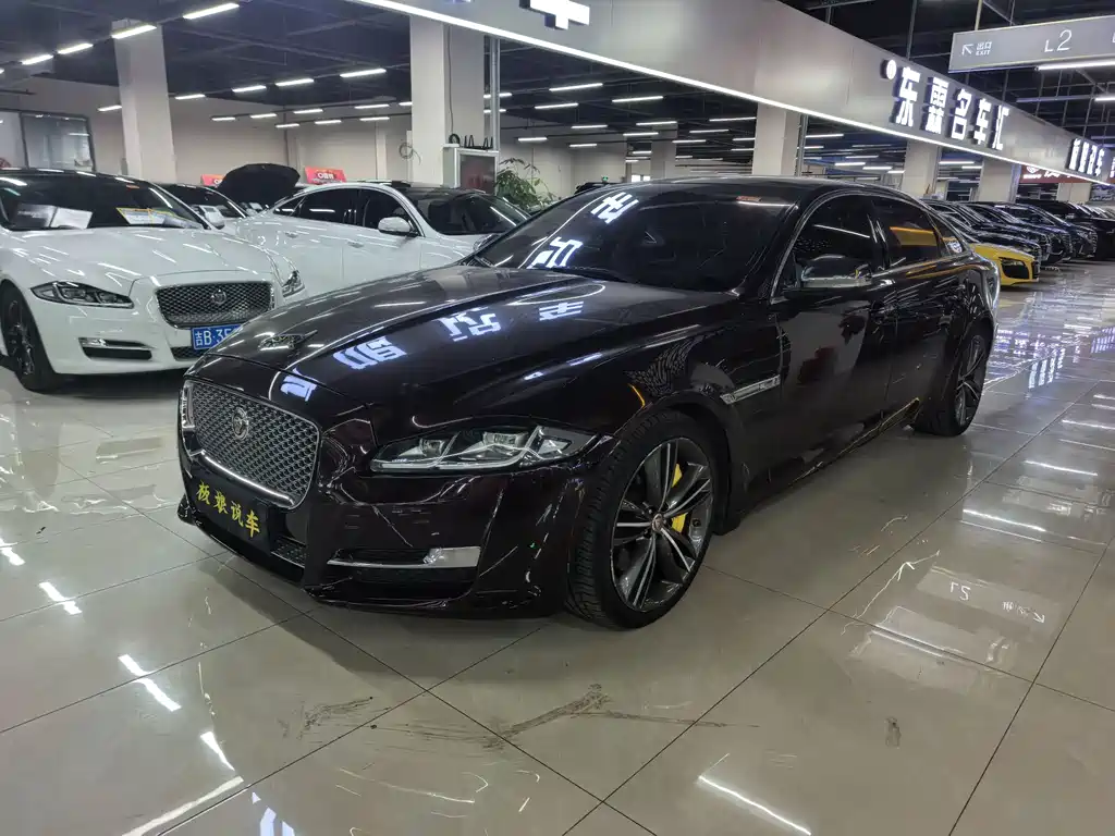 Jaguar XJ