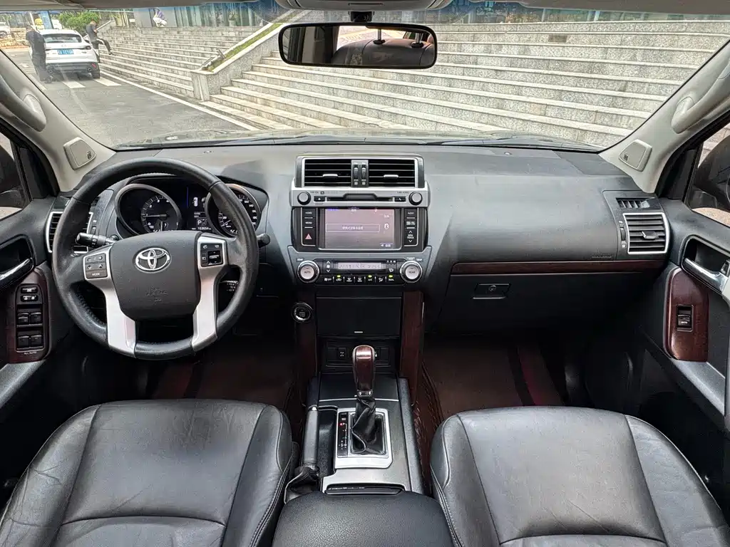 Toyota Land Cruiser Prado 2016 3.5L AT TX-L