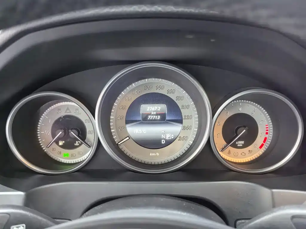 Mercedes-Benz E-Class (Import) — миниатюра 8
