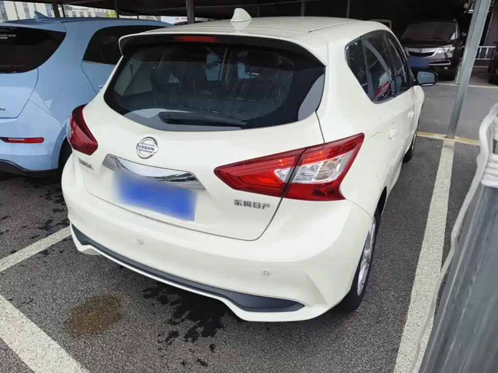 Nissan Tiida — миниатюра 7