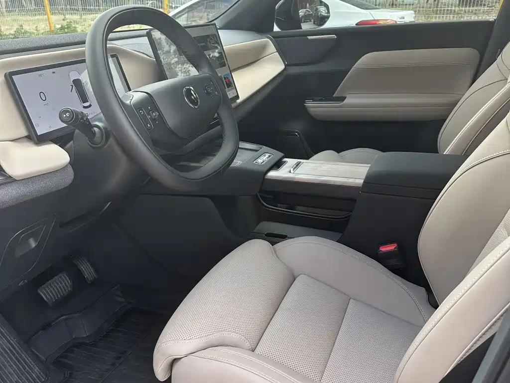 Volvo XC70 PHEV — миниатюра 7