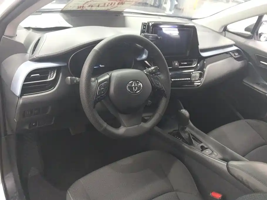 Toyota IZOA — миниатюра 12