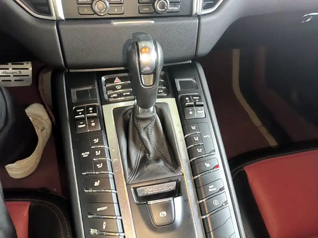 Porsche Macan — миниатюра 14
