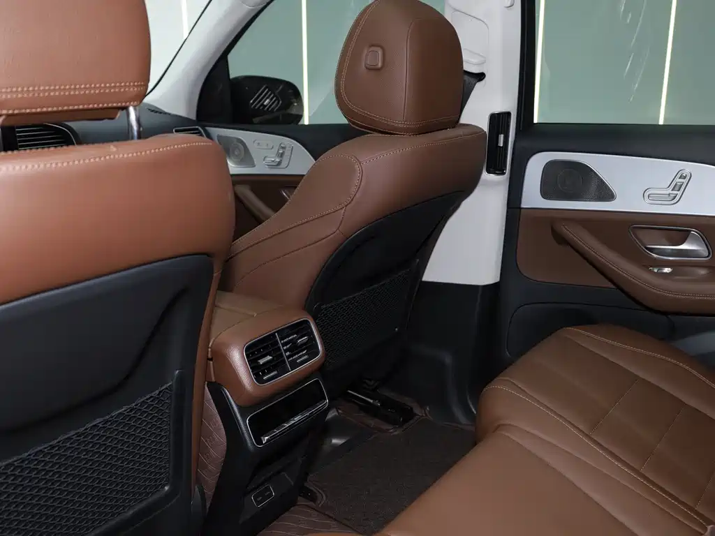 Mercedes-Benz GLS — миниатюра 21