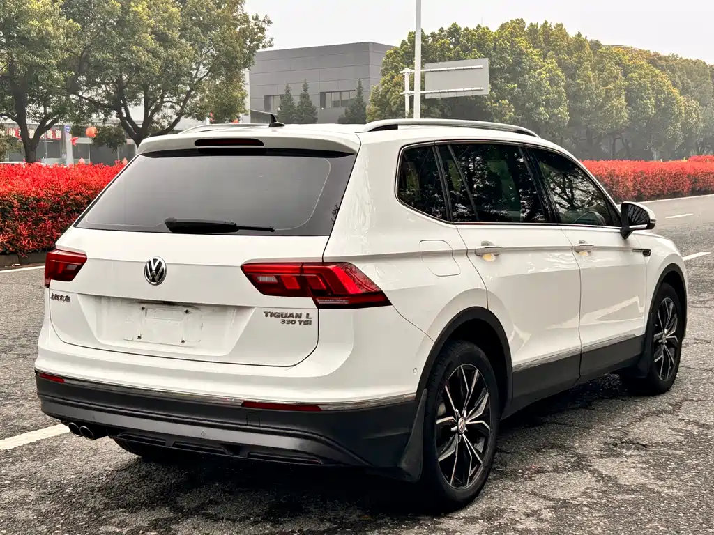 Volkswagen Tiguan L L 2020 330TSI AT Luxury VI