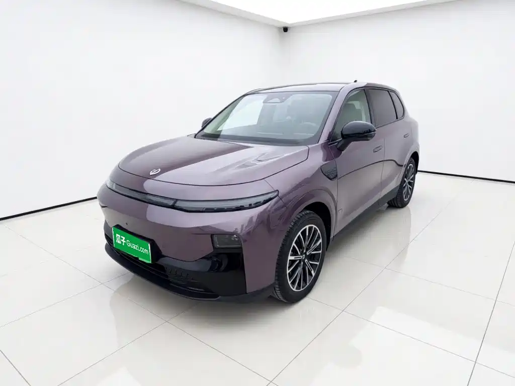 2025 Leapmotor B10 - zdjęcie 1 z 25