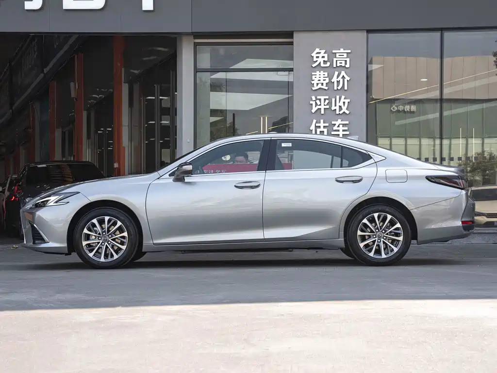 Lexus ES 2025 200 Premium