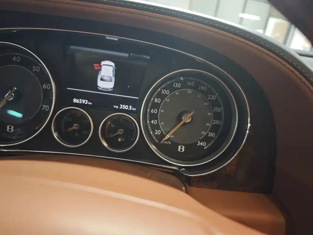 Bentley Flying Spur — миниатюра 5