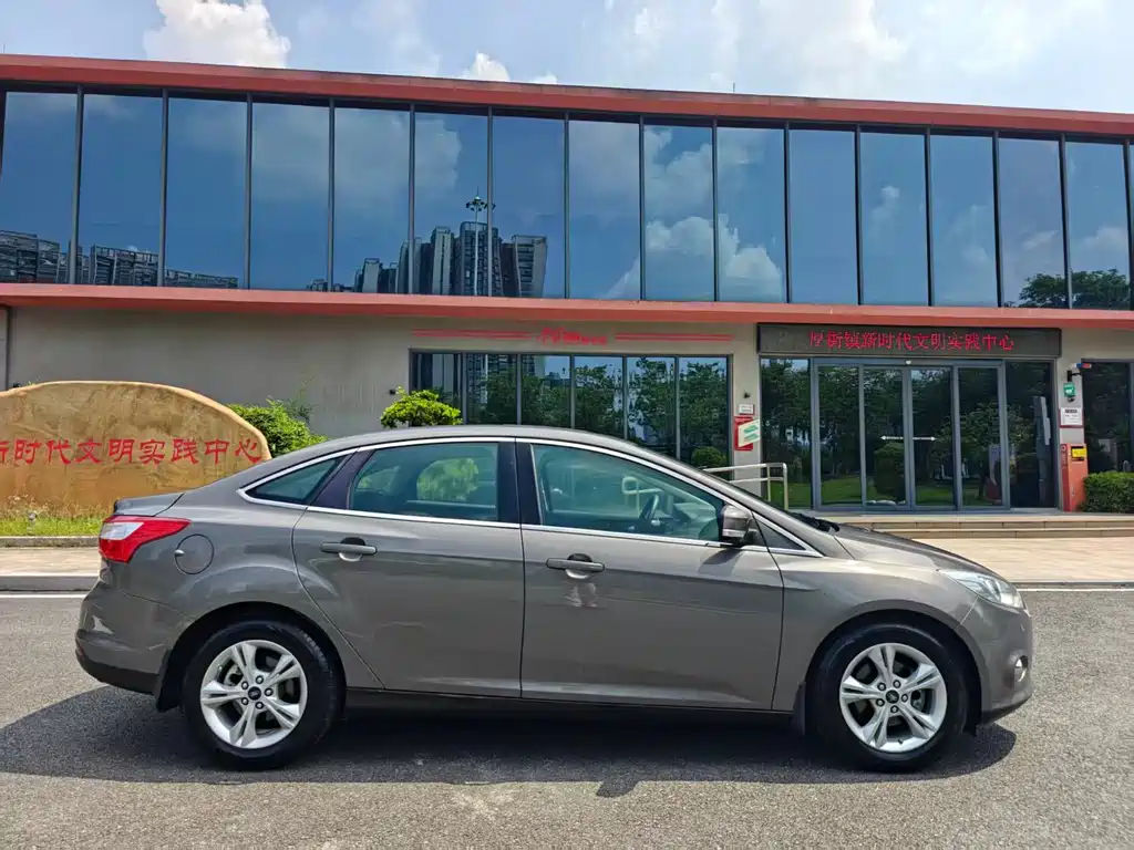 Ford Focus — миниатюра 7