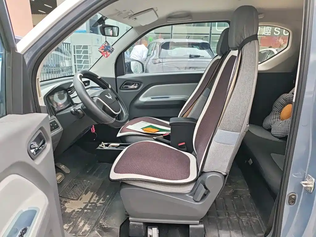 Wuling MINIEV — миниатюра 11