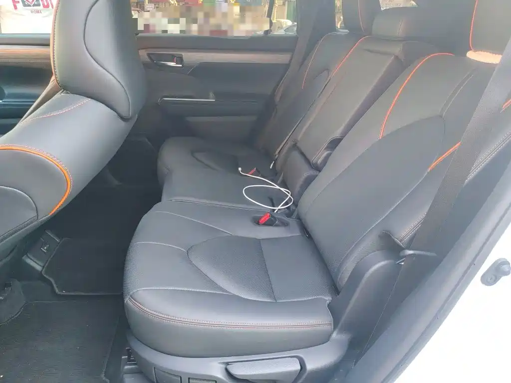 Toyota Crown Kluger — миниатюра 15