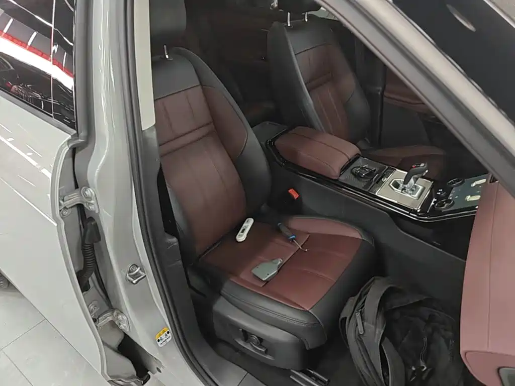 Land Rover Range Rover Evoque 2021 — фото 19