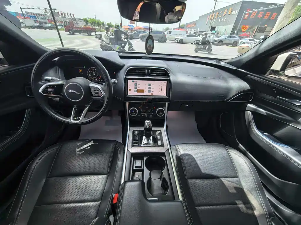 Jaguar XEL 2021 2.0T 250PS R-DYNAMIC S Sport