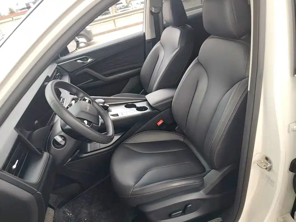Roewe D5X DMH — миниатюра 15