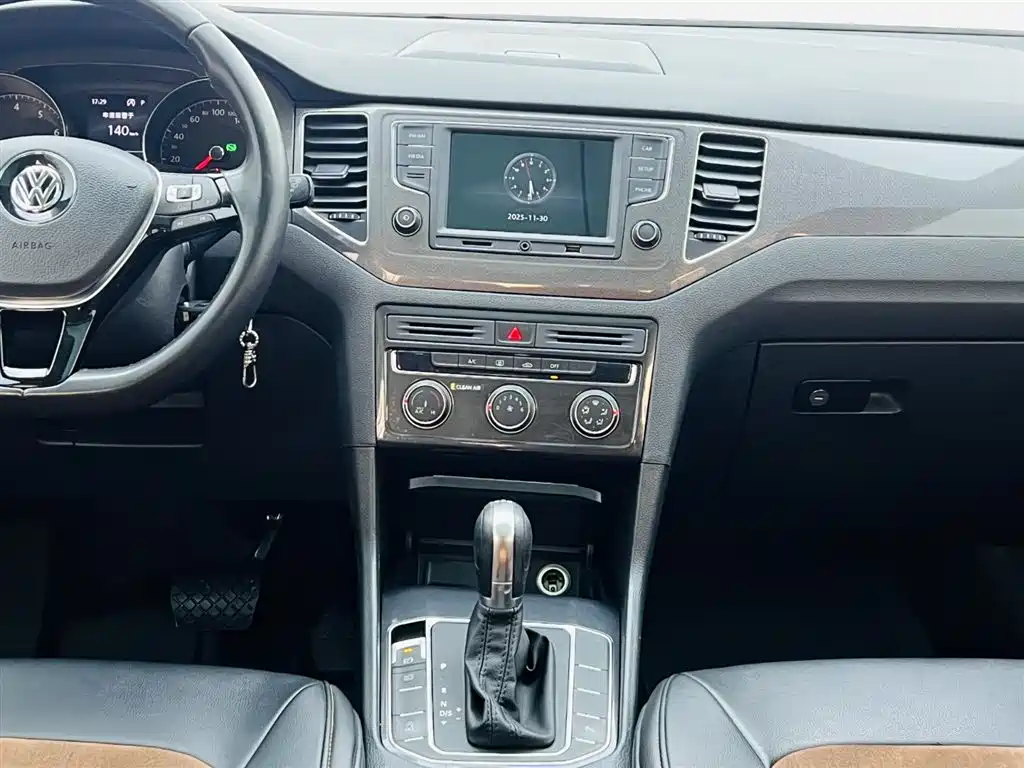 VOLKSWAGEN GOLF*JIAYU