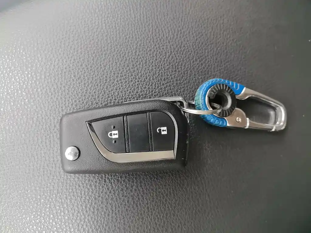 Toyota RAV4 — миниатюра 9