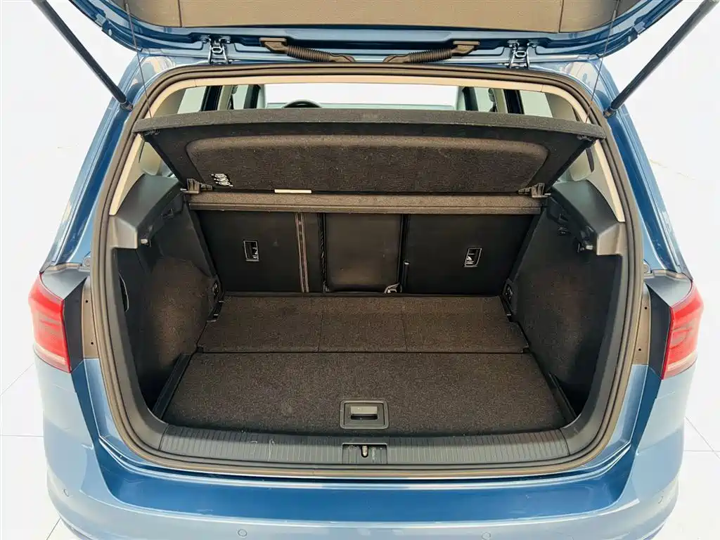 VOLKSWAGEN GOLF*JIAYU