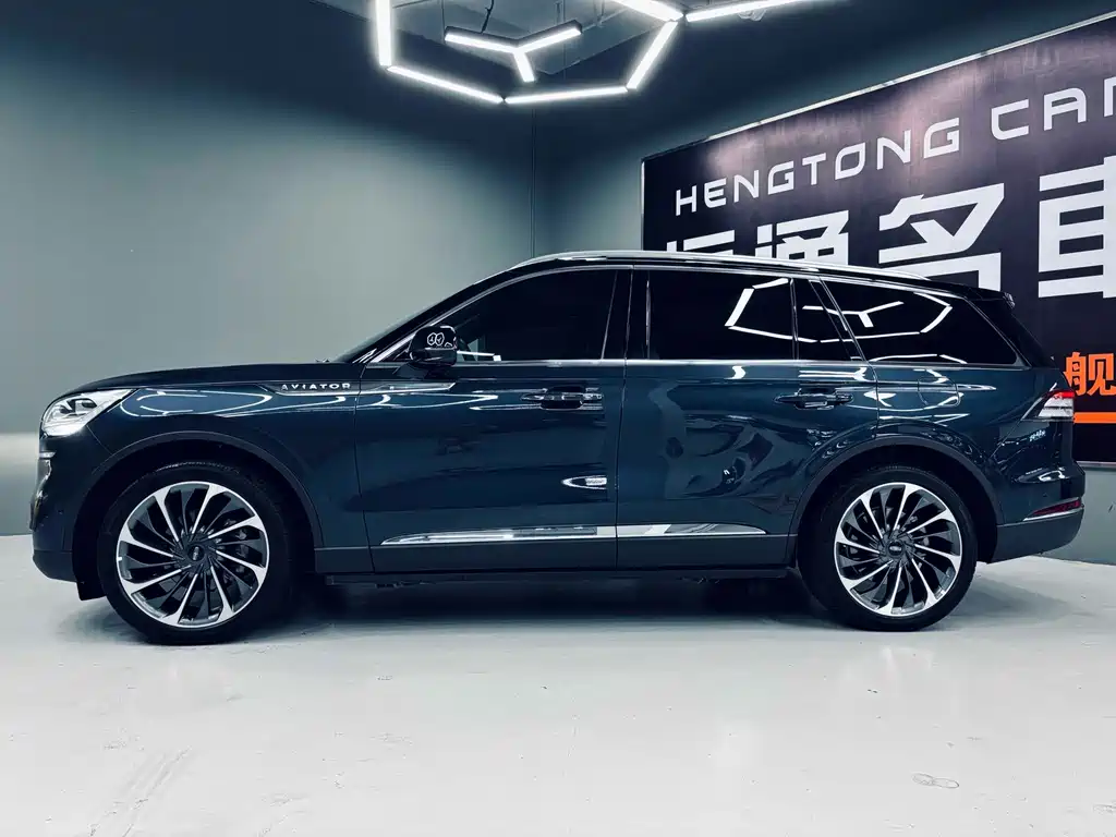 Lincoln Aviator 3.0T V6 4WD Executive Edition, фото 2
