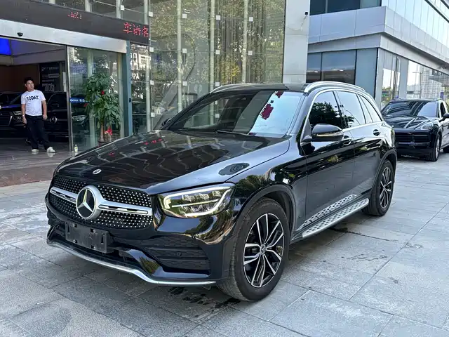 MERCEDES-BENZ GLC