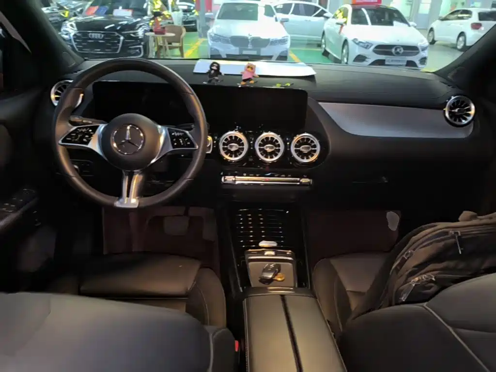 Mercedes-Benz GLA — миниатюра 10