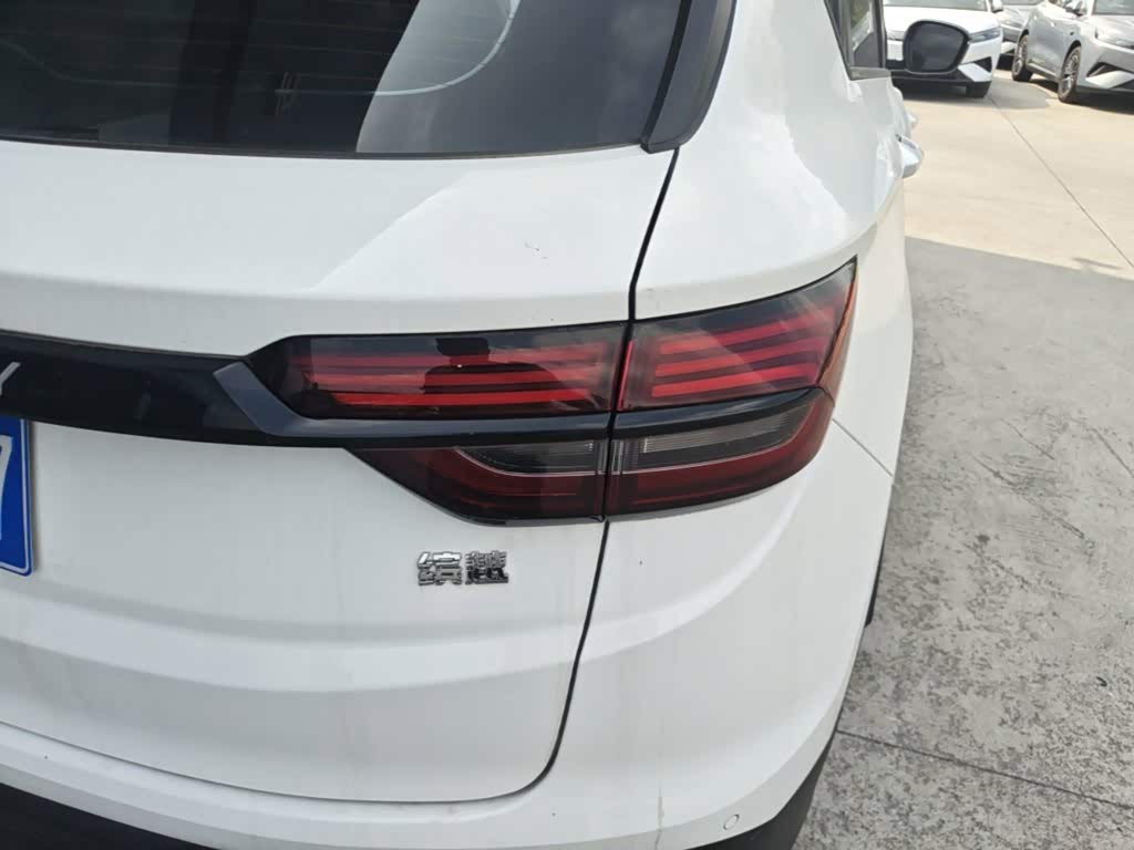 Geely Binyue 1.5 л 2025 г. Белый, пробег 6500 км