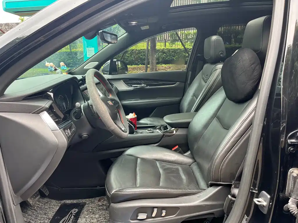 Cadillac XT6 2020 28T мест Lead