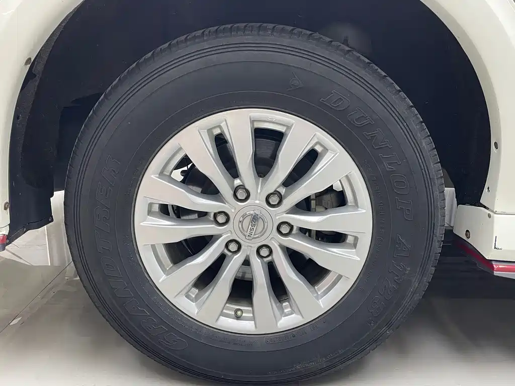 Nissan Patrol 2017 4.0L AT