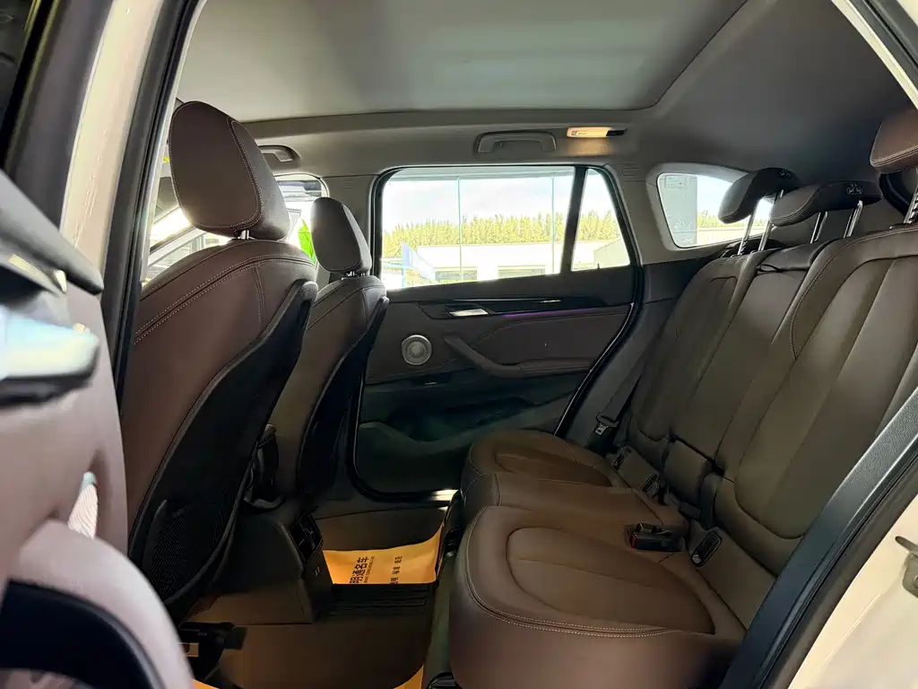 BMW X1 — миниатюра 10