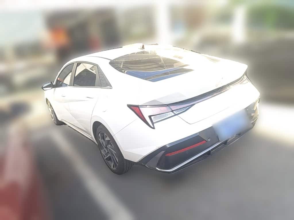 Hyundai Elantra 1.5 л 2025 г. Белый, пробег 9100 км