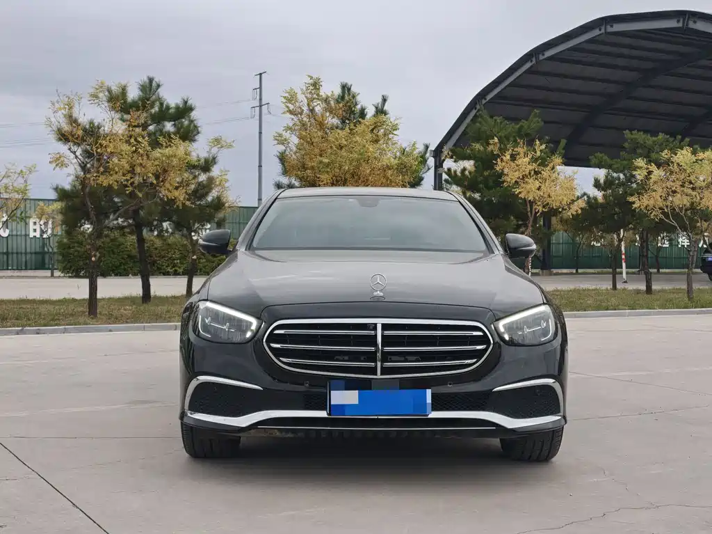 Mercedes-Benz E-Class — миниатюра 2