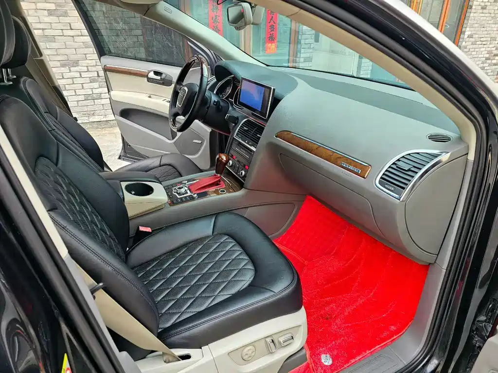 Audi Q7 2011 3.0 TFSI Comfort (200kW
