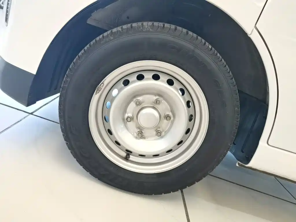 Wuling Yangguang — миниатюра 23