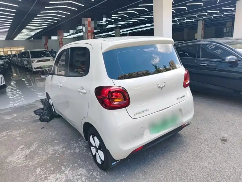Wuling MINIEV — миниатюра 5