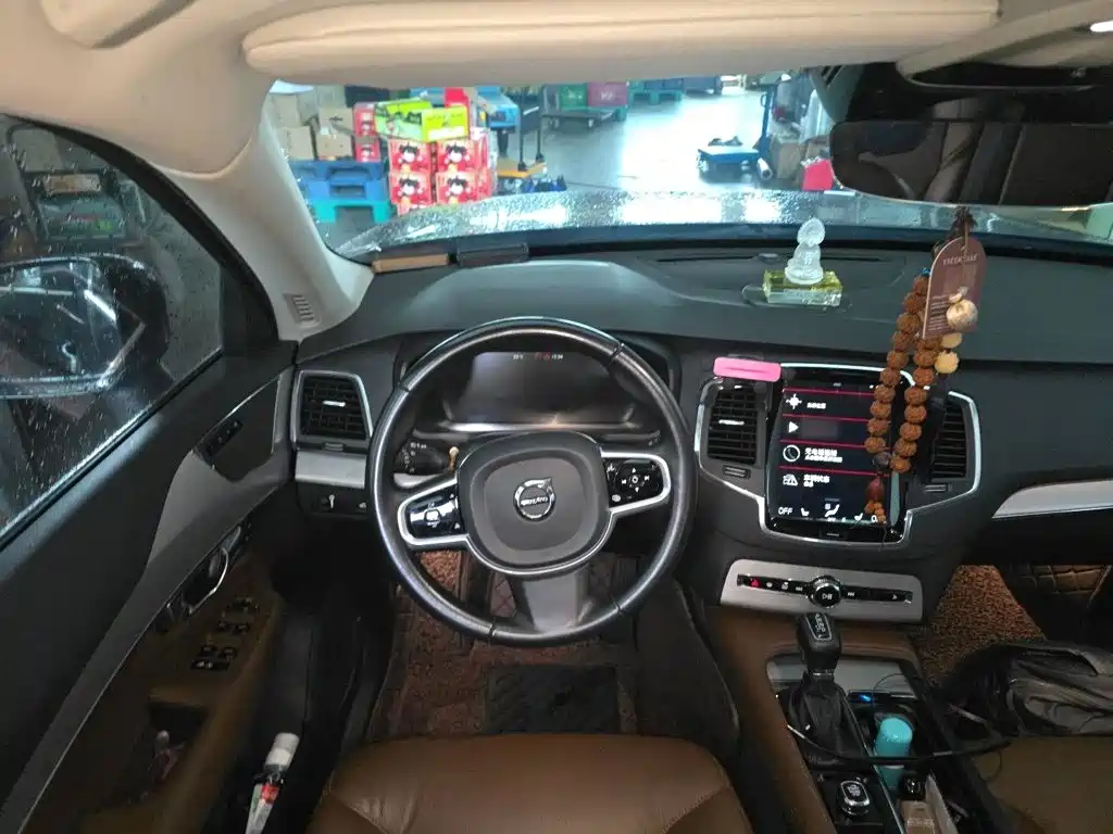 Volvo XC90 — миниатюра 11