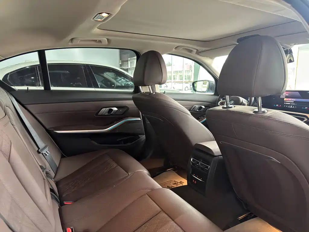 BMW i3 — миниатюра 13