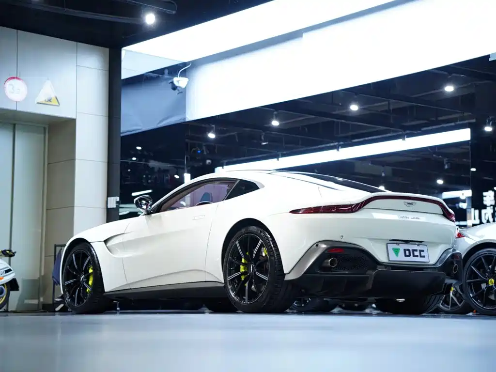 Aston Martin V8 Vantage — миниатюра 16