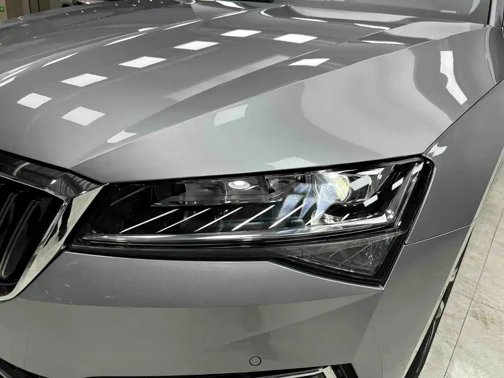 Skoda Superb 2023 — фото 23