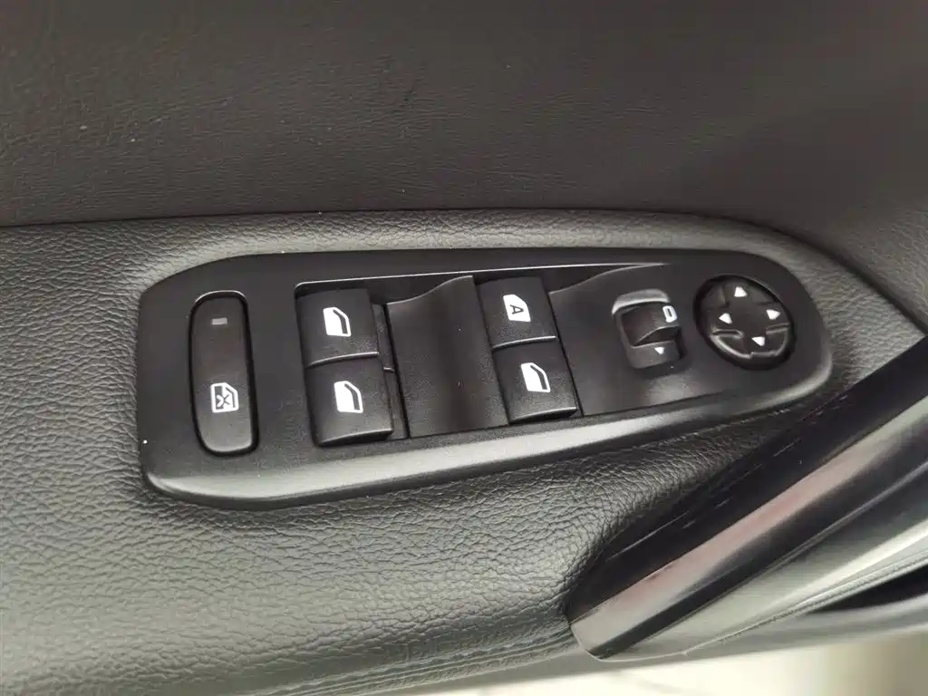 Peugeot 308 2018 1.6L AT Luxury