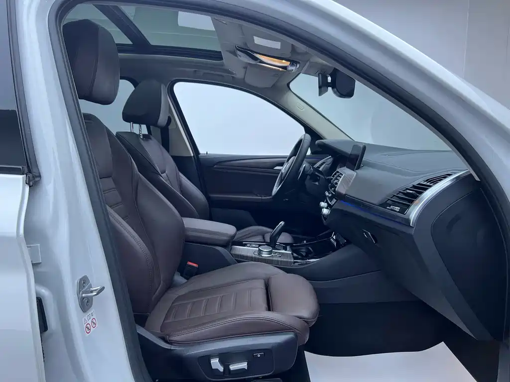 BMW X3 — миниатюра 21