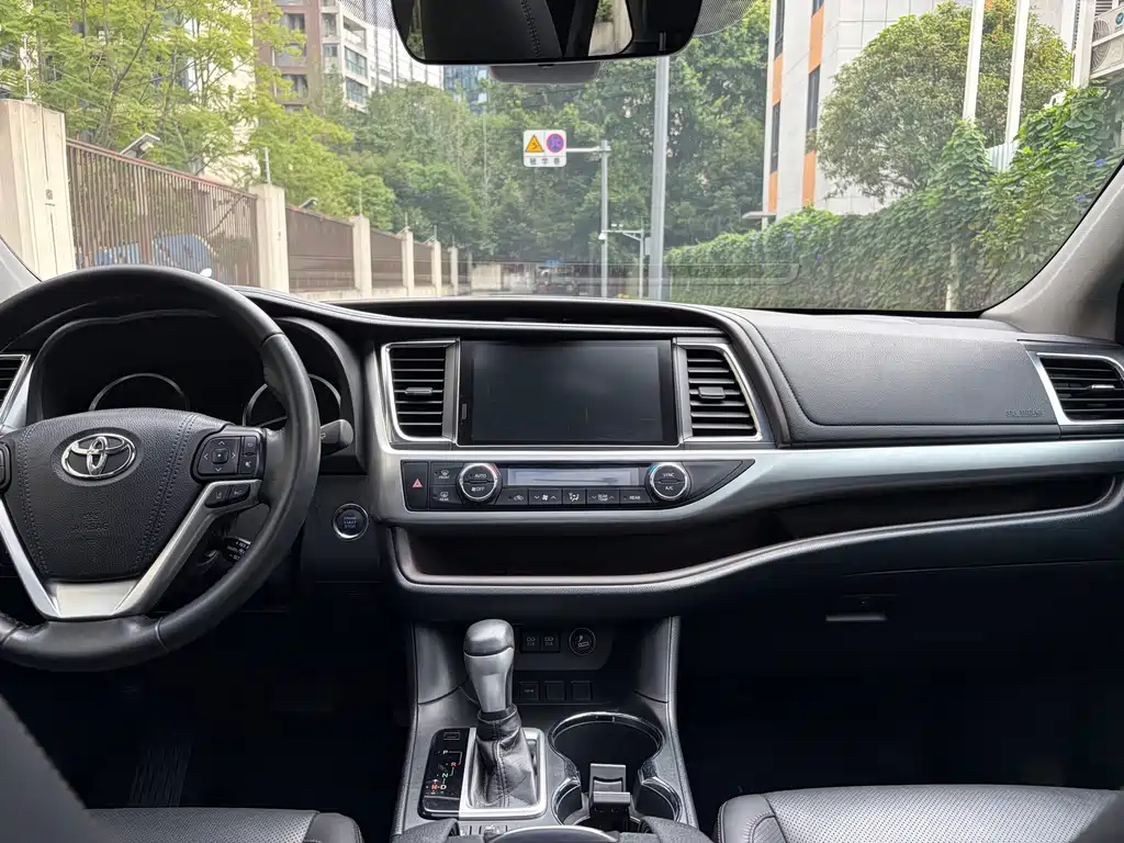 Toyota Highlander — миниатюра 19